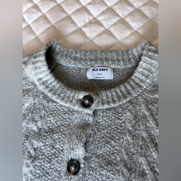 Old Navy Women's Light Gray Cardigan - Picture 3 of 7
